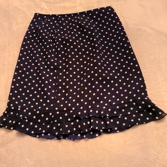 Gorgeous, ruffled bottom skirt size 14 - Picture 6 of 7